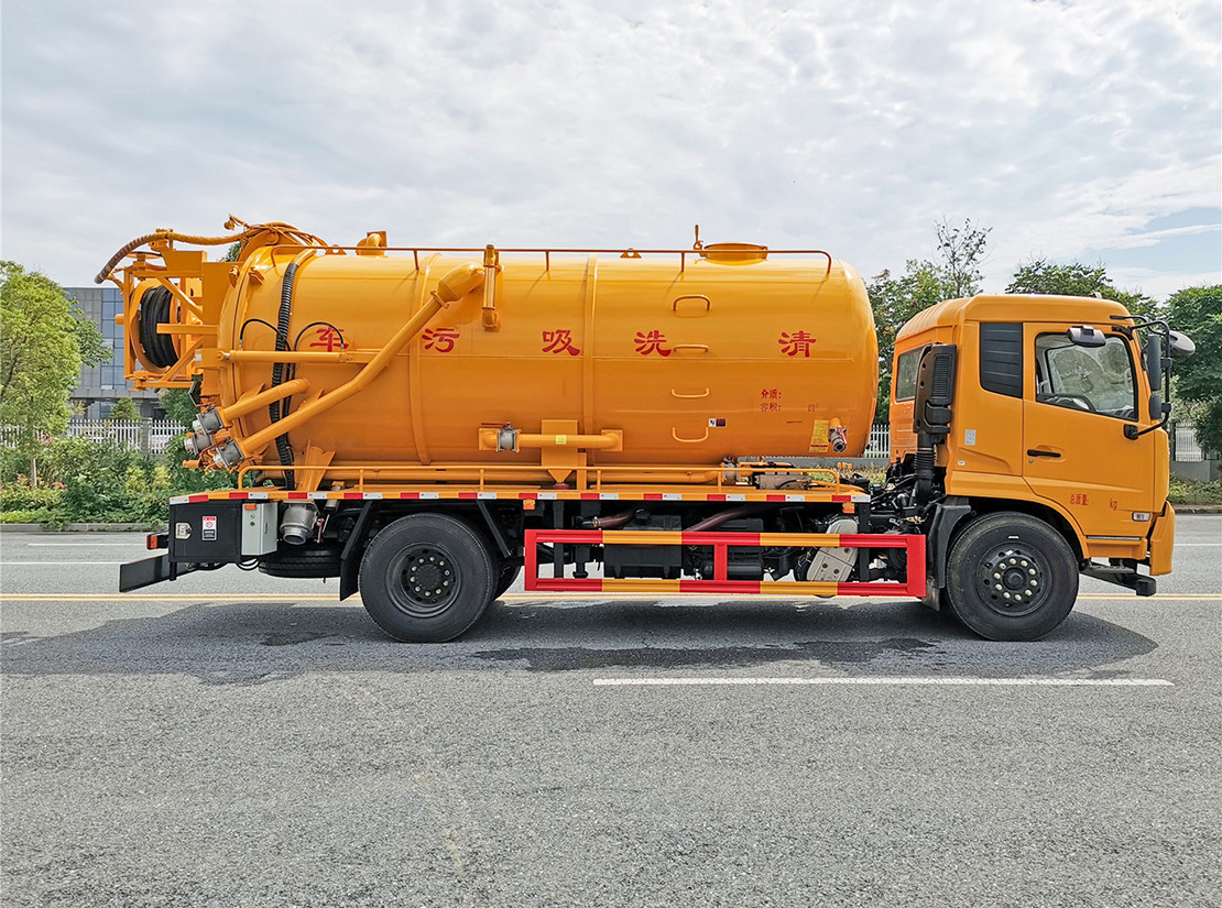 東風天錦15方清洗吸污車（一體罐外觀）